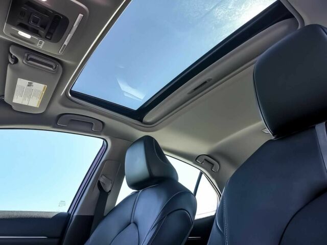 Тойота Камри 2021 в Киеве на Automoto.ua Красный Тойота Камри, объемом двигателя 2.5 л и пробегом 14 тыс. км за 18300 $, фото 12 на Automoto.ua