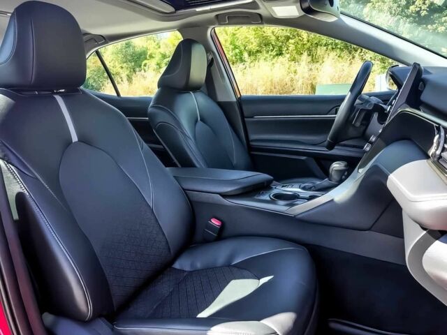 Тойота Камри 2021 в Киеве на Automoto.ua Красный Тойота Камри, объемом двигателя 2.5 л и пробегом 14 тыс. км за 18300 $, фото 8 на Automoto.ua