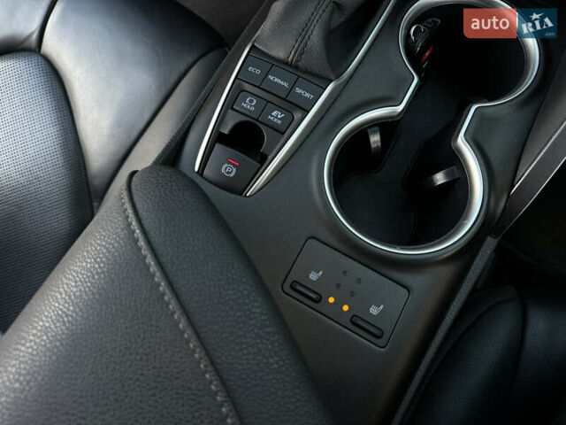 Красный Тойота Камри, объемом двигателя 2.5 л и пробегом 48 тыс. км за 28500 $, фото 131 на Automoto.ua