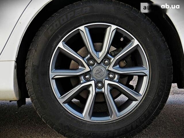 Тойота Камри, объемом двигателя 2.5 л и пробегом 124 тыс. км за 15500 $, фото 4 на Automoto.ua