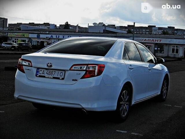 Тойота Камри, объемом двигателя 2.5 л и пробегом 124 тыс. км за 15500 $, фото 2 на Automoto.ua