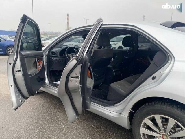 Тойота Камри, объемом двигателя 4.25 л и пробегом 242 тыс. км за 9500 $, фото 10 на Automoto.ua