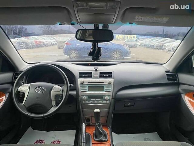 Тойота Камри, объемом двигателя 4.25 л и пробегом 242 тыс. км за 9500 $, фото 15 на Automoto.ua