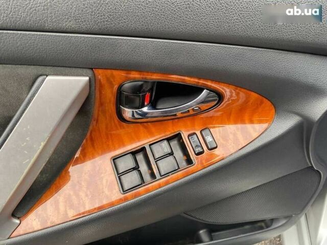 Тойота Камри, объемом двигателя 4.25 л и пробегом 242 тыс. км за 9500 $, фото 12 на Automoto.ua