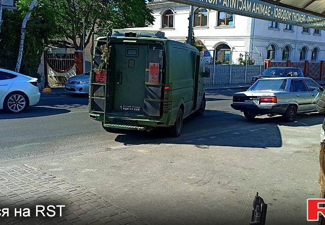 Тойота Камрі, об'ємом двигуна 1.8 л та пробігом 300 тис. км за 1000 $, фото 1 на Automoto.ua