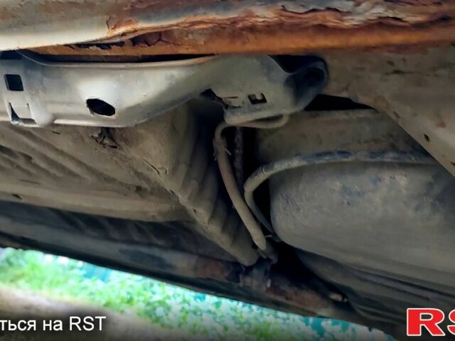 Тойота Камри, объемом двигателя 2 л и пробегом 350 тыс. км за 900 $, фото 4 на Automoto.ua