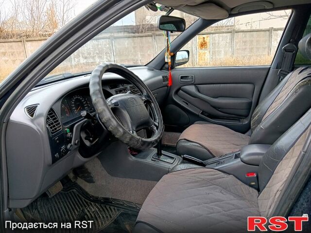 Тойота Камри, объемом двигателя 3 л и пробегом 325 тыс. км за 2999 $, фото 8 на Automoto.ua