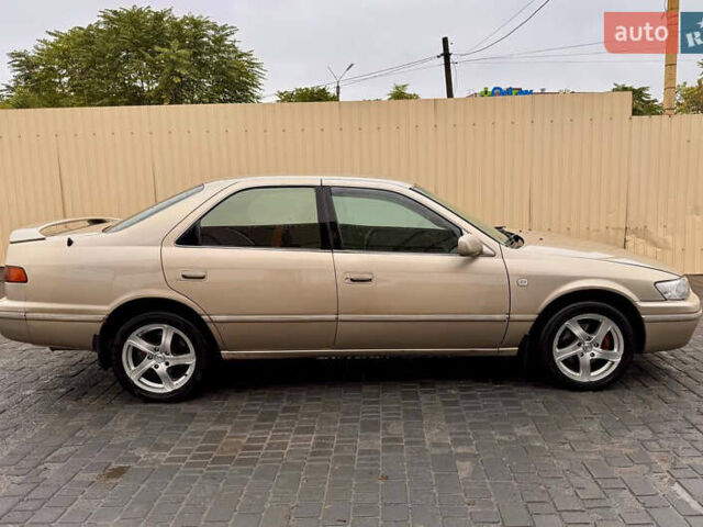 Тойота Камри, объемом двигателя 3 л и пробегом 354 тыс. км за 3200 $, фото 5 на Automoto.ua