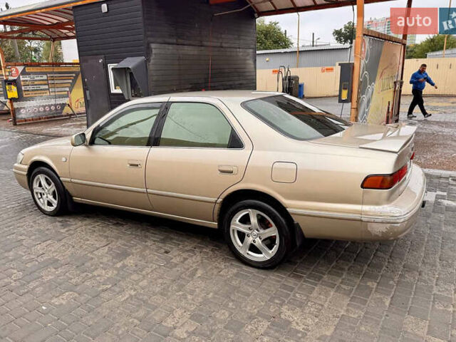 Тойота Камри, объемом двигателя 3 л и пробегом 354 тыс. км за 3200 $, фото 2 на Automoto.ua