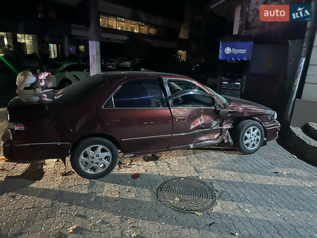 Тойота Камри, объемом двигателя 2.2 л и пробегом 400 тыс. км за 1500 $, фото 18 на Automoto.ua