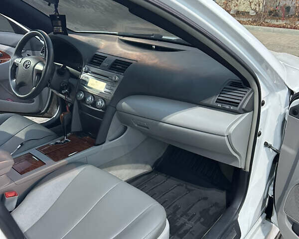 Тойота Камрі, об'ємом двигуна 2.4 л та пробігом 209 тис. км за 7500 $, фото 5 на Automoto.ua