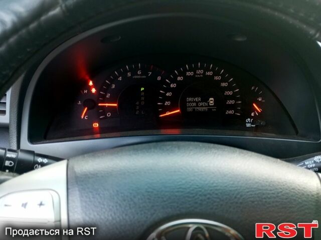 Тойота Камри, объемом двигателя 2.4 л и пробегом 175 тыс. км за 12000 $, фото 6 на Automoto.ua