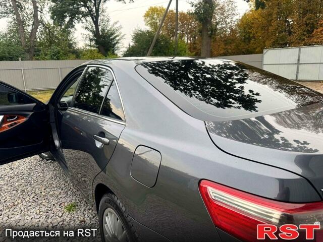 Тойота Камрі, об'ємом двигуна 3.5 л та пробігом 300 тис. км за 9800 $, фото 2 на Automoto.ua