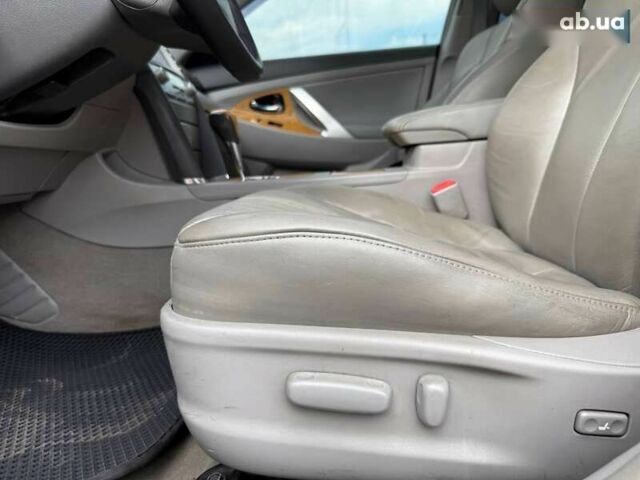 Тойота Камри, объемом двигателя 0 л и пробегом 285 тыс. км за 8690 $, фото 14 на Automoto.ua