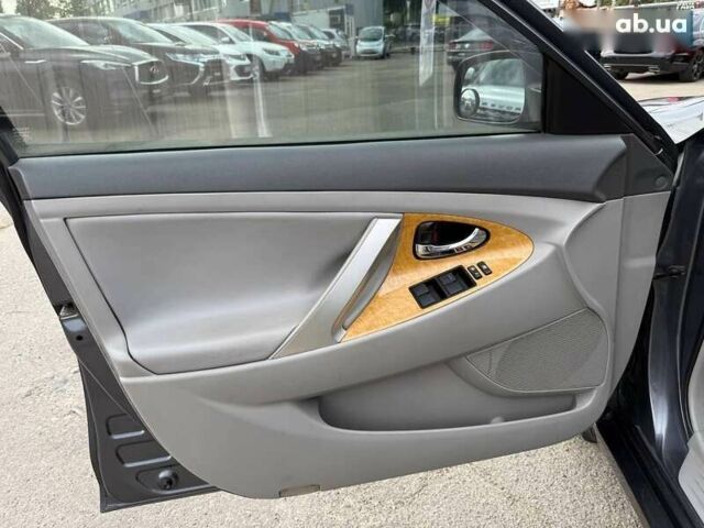 Тойота Камри, объемом двигателя 0 л и пробегом 285 тыс. км за 8690 $, фото 11 на Automoto.ua