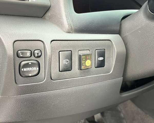 Тойота Камри, объемом двигателя 3.5 л и пробегом 340 тыс. км за 8200 $, фото 7 на Automoto.ua