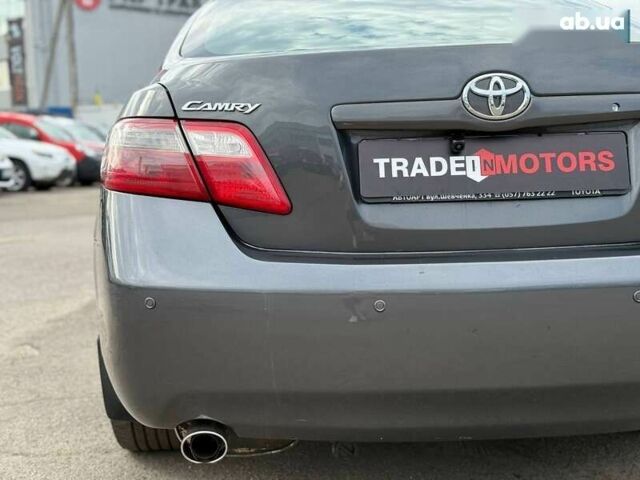 Тойота Камри, объемом двигателя 0 л и пробегом 285 тыс. км за 8690 $, фото 4 на Automoto.ua