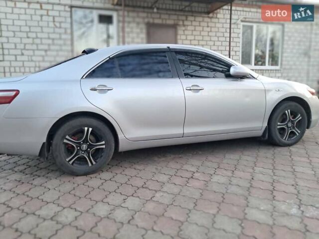 Тойота Камри, объемом двигателя 2.4 л и пробегом 187 тыс. км за 9999 $, фото 2 на Automoto.ua