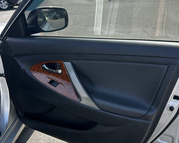 Тойота Камри, объемом двигателя 2.4 л и пробегом 238 тыс. км за 7999 $, фото 7 на Automoto.ua