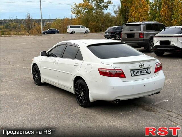 Тойота Камри, объемом двигателя 3.5 л и пробегом 220 тыс. км за 9999 $, фото 1 на Automoto.ua