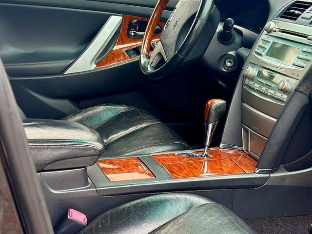 Тойота Камри, объемом двигателя 3.5 л и пробегом 310 тыс. км за 8500 $, фото 4 на Automoto.ua