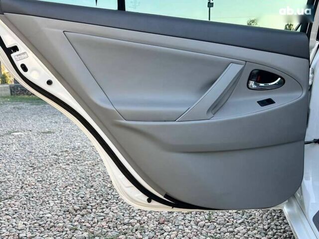 Тойота Камри, объемом двигателя 0 л и пробегом 260 тыс. км за 8700 $, фото 29 на Automoto.ua