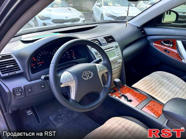Тойота Камрі, об'ємом двигуна 2.4 л та пробігом 250 тис. км за 9100 $, фото 8 на Automoto.ua