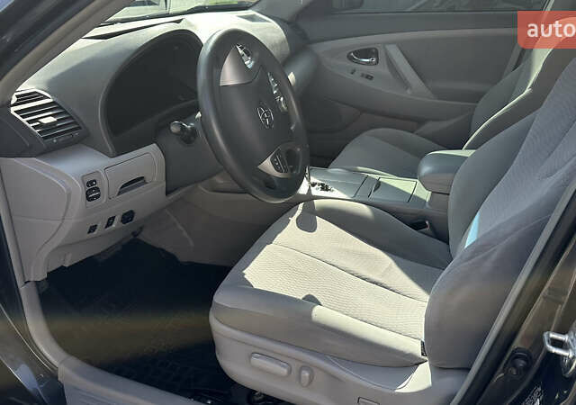 Тойота Камри, объемом двигателя 2.5 л и пробегом 115 тыс. км за 12750 $, фото 4 на Automoto.ua