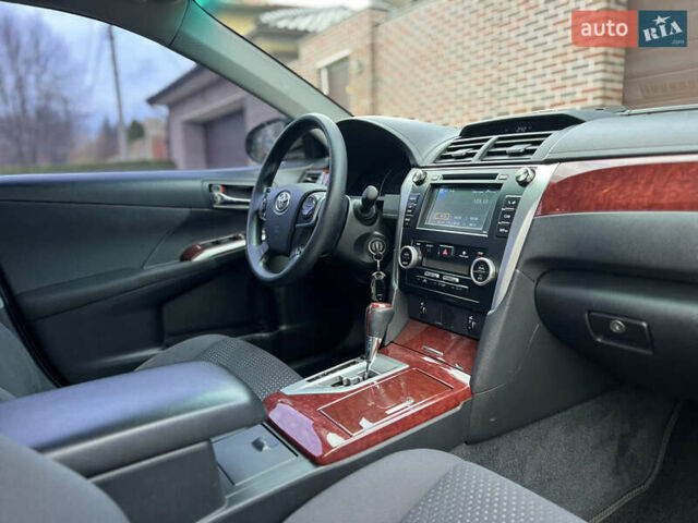 Тойота Камри, объемом двигателя 2.5 л и пробегом 143 тыс. км за 12950 $, фото 23 на Automoto.ua