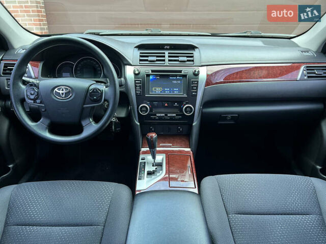 Тойота Камри, объемом двигателя 2.5 л и пробегом 143 тыс. км за 12950 $, фото 26 на Automoto.ua