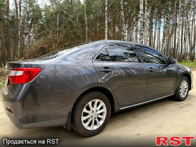 Тойота Камри, объемом двигателя 2.5 л и пробегом 173 тыс. км за 13000 $, фото 2 на Automoto.ua