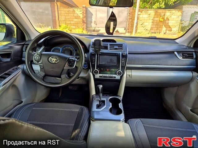 Тойота Камри, объемом двигателя 2.5 л и пробегом 321 тыс. км за 9200 $, фото 5 на Automoto.ua