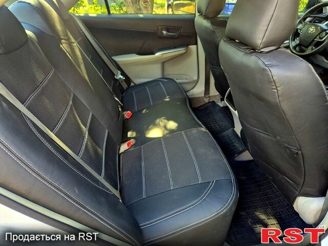 Тойота Камри, объемом двигателя 2.5 л и пробегом 321 тыс. км за 9200 $, фото 4 на Automoto.ua