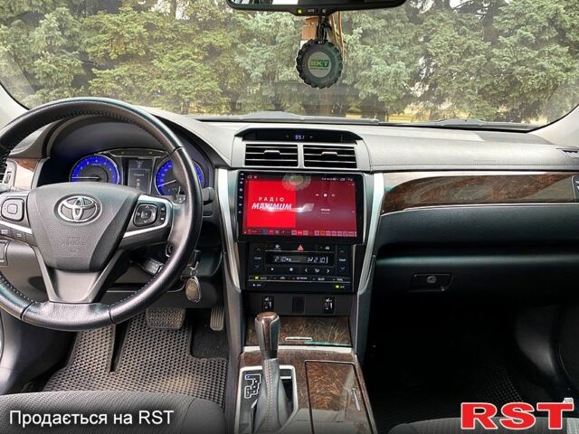 Тойота Камри 2015 в Лозовой на Automoto.ua Тойота Камри, объемом двигателя 2.5 л и пробегом 180 тыс. км за 15000 $, фото 9 на Automoto.ua