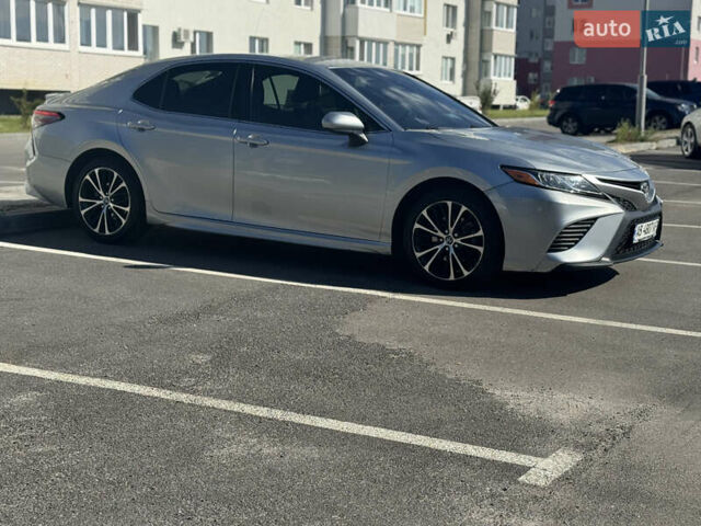 Тойота Камри, объемом двигателя 2.49 л и пробегом 128 тыс. км за 19900 $, фото 4 на Automoto.ua