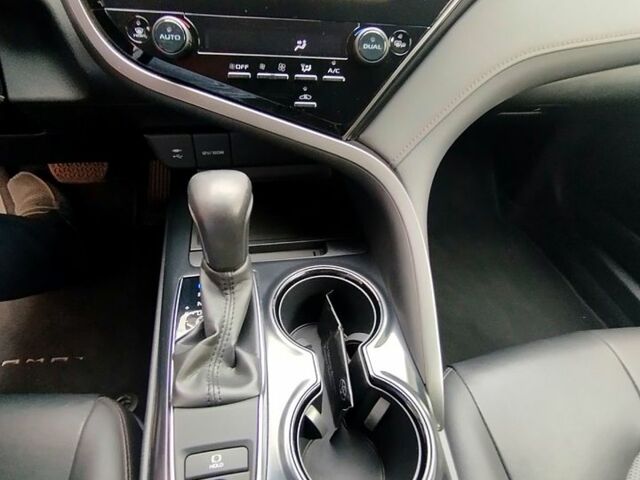 Тойота Камри, объемом двигателя 2.5 л и пробегом 180 тыс. км за 20500 $, фото 1 на Automoto.ua