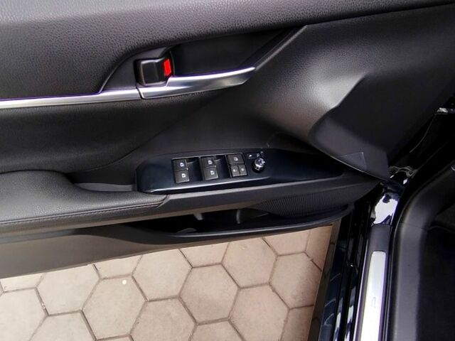 Тойота Камри, объемом двигателя 2.5 л и пробегом 180 тыс. км за 20500 $, фото 5 на Automoto.ua