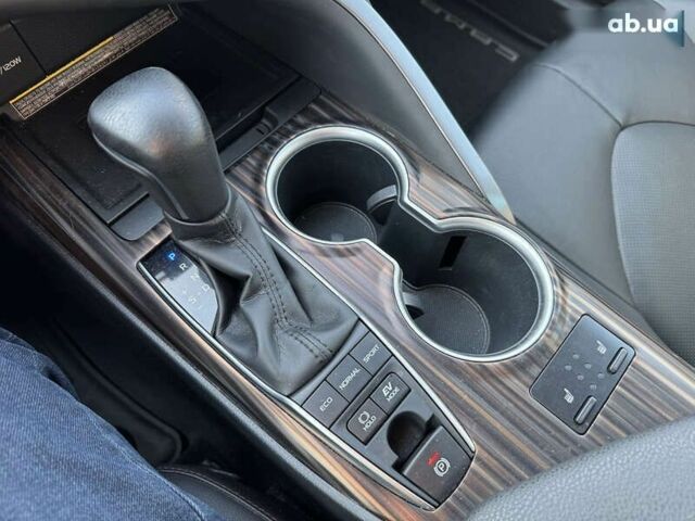Тойота Камри, объемом двигателя 0 л и пробегом 114 тыс. км за 27490 $, фото 19 на Automoto.ua