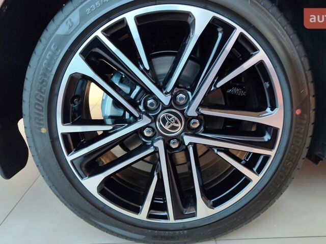 купити нове авто Тойота Камрі 2024 року від офіційного дилера Тойота Центр Чернігів «Соллі-Плюс» Тойота фото