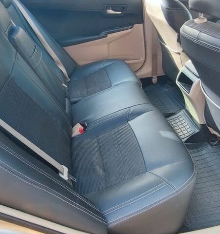 Желтый Тойота Камри, объемом двигателя 2.5 л и пробегом 250 тыс. км за 9000 $, фото 4 на Automoto.ua