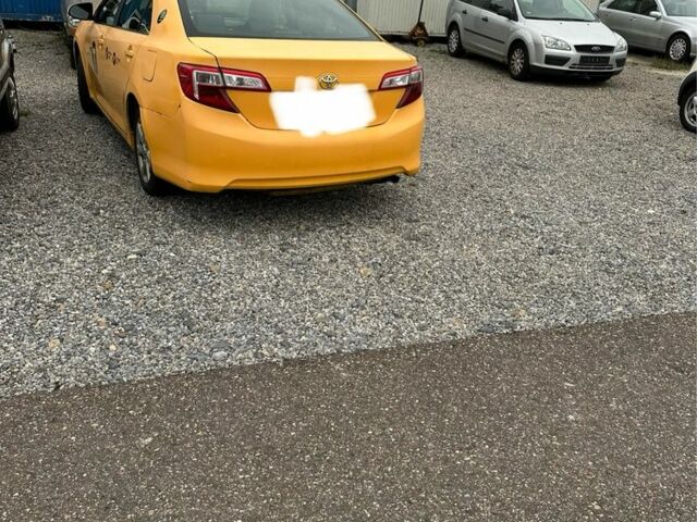 Жовтий Тойота Камрі, об'ємом двигуна 2.5 л та пробігом 456 тис. км за 6848 $, фото 5 на Automoto.ua