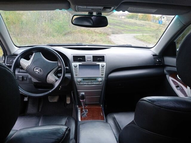 Сірий Тойота Камрі, об'ємом двигуна 2.4 л та пробігом 300 тис. км за 6200 $, фото 4 на Automoto.ua