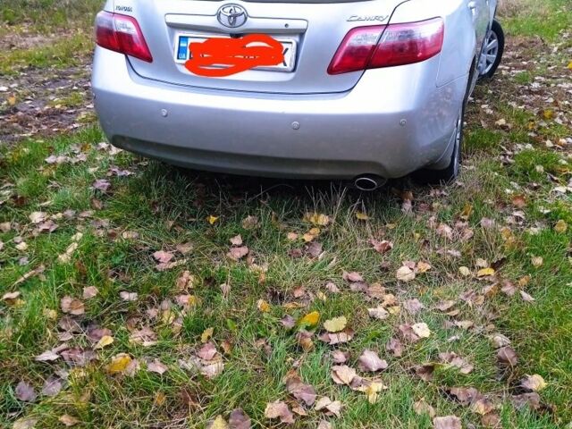 Сірий Тойота Камрі, об'ємом двигуна 2.4 л та пробігом 300 тис. км за 6200 $, фото 2 на Automoto.ua