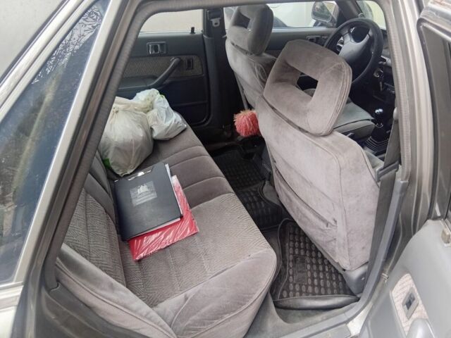 Серый Тойота Камри, объемом двигателя 2 л и пробегом 359 тыс. км за 1300 $, фото 4 на Automoto.ua