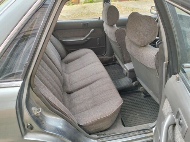 Серый Тойота Камри, объемом двигателя 2 л и пробегом 396 тыс. км за 1432 $, фото 4 на Automoto.ua