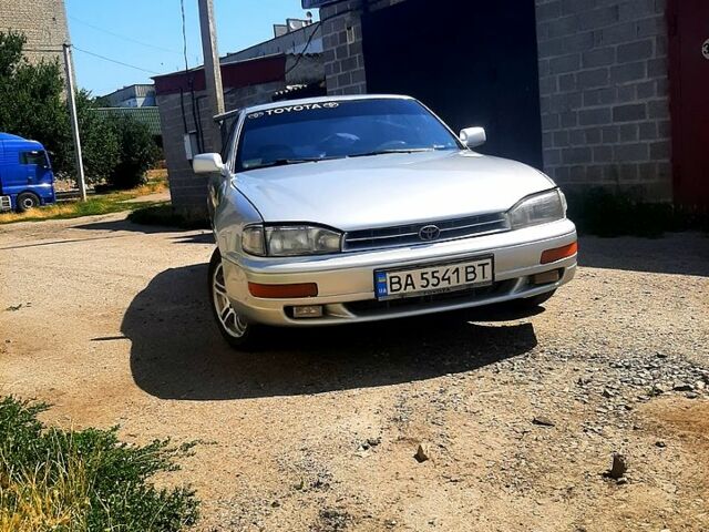 Сірий Тойота Камрі, об'ємом двигуна 2.2 л та пробігом 325 тис. км за 1950 $, фото 6 на Automoto.ua