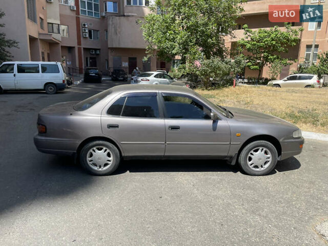 Сірий Тойота Камрі, об'ємом двигуна 2.2 л та пробігом 354 тис. км за 3500 $, фото 7 на Automoto.ua