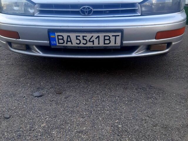 Сірий Тойота Камрі, об'ємом двигуна 2.2 л та пробігом 325 тис. км за 1950 $, фото 2 на Automoto.ua