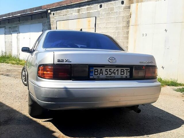 Сірий Тойота Камрі, об'ємом двигуна 2.2 л та пробігом 325 тис. км за 1950 $, фото 7 на Automoto.ua