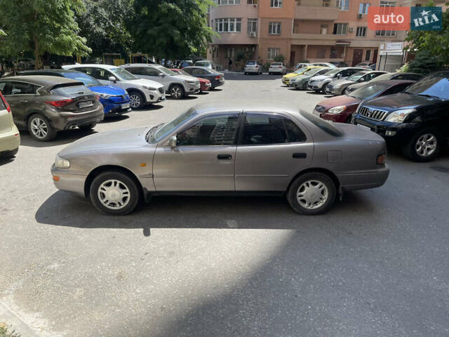 Сірий Тойота Камрі, об'ємом двигуна 2.2 л та пробігом 354 тис. км за 3500 $, фото 5 на Automoto.ua